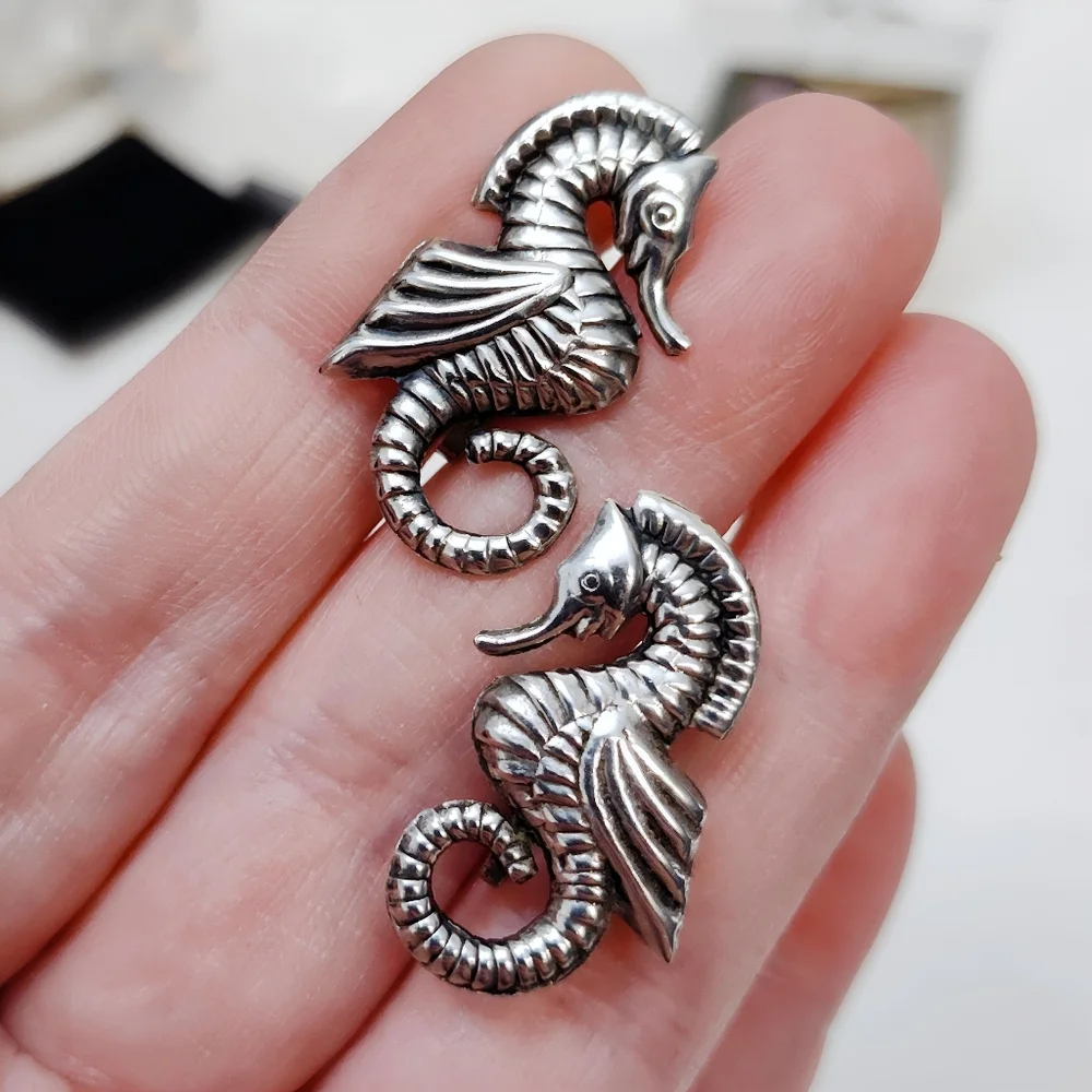 Vintage Antique MEXICO Sterling Silver Seahorse Screwback Earrings - Picture 3 of 8